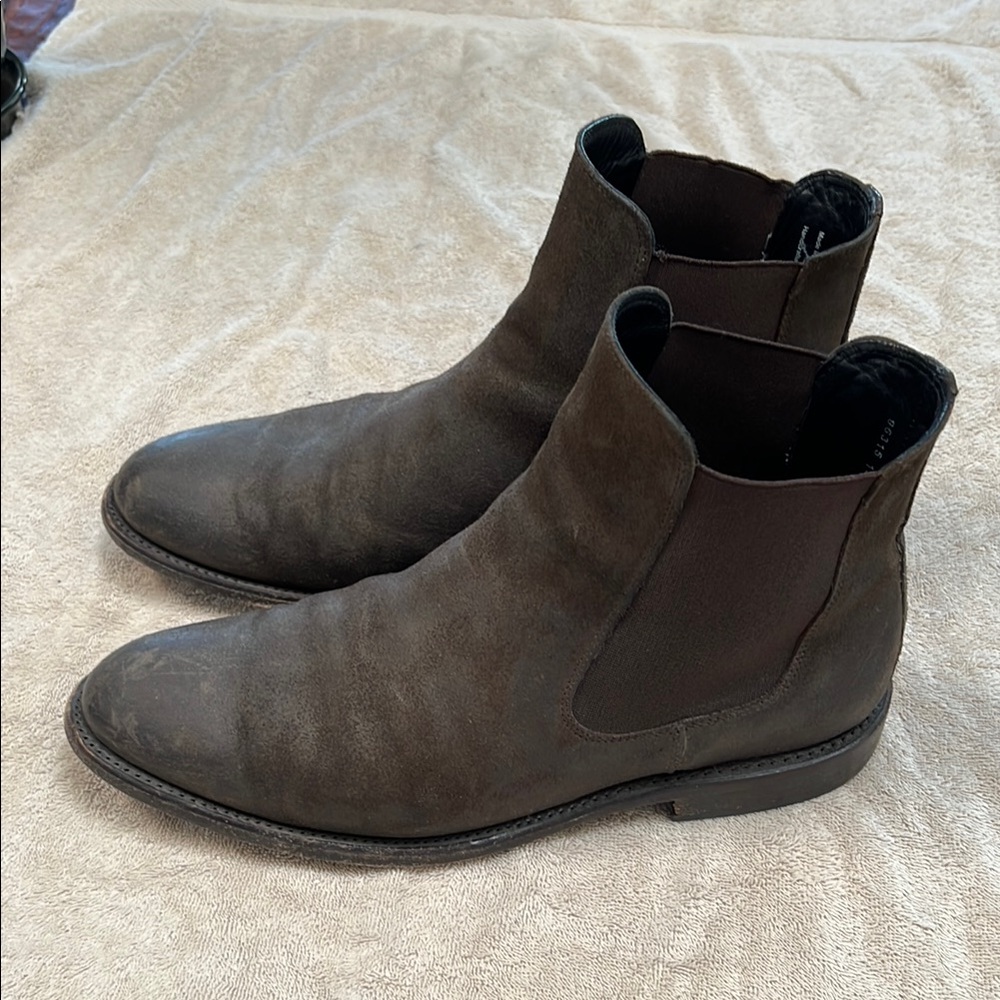 Thursday Cavalier Chelsea Boots
